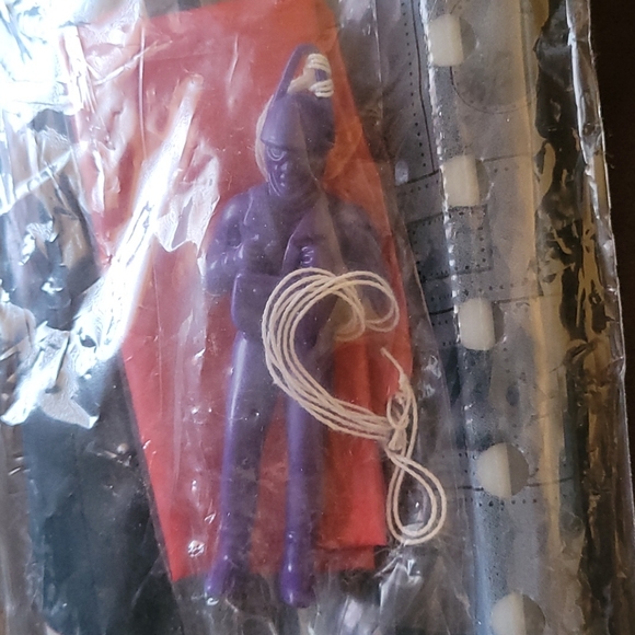 Sealed VTG Marvel Ent. Fly N Drop Kite w soldier - Picture 2 of 7